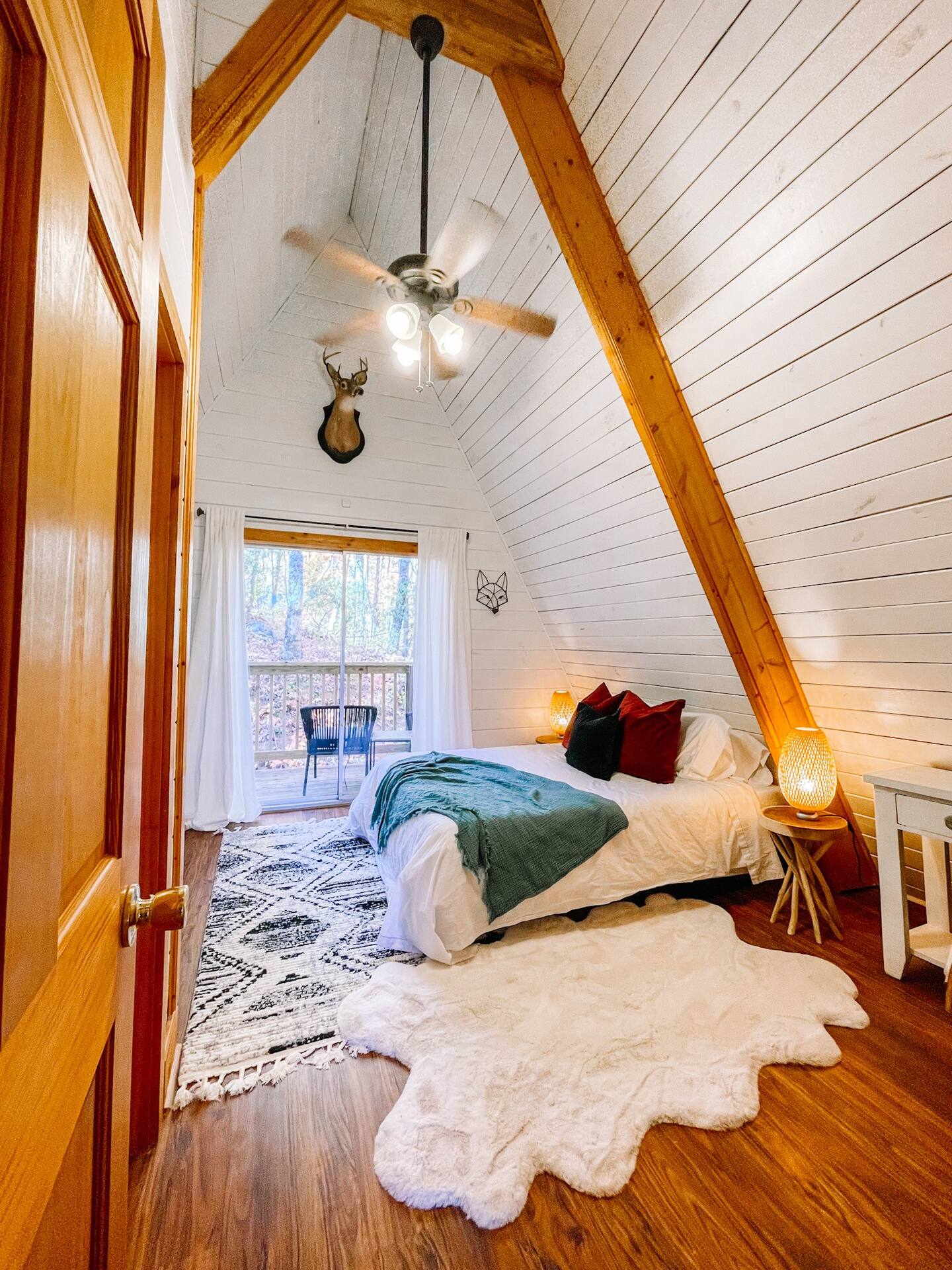 Partner Link airbnb_us_accommodations_affiliate