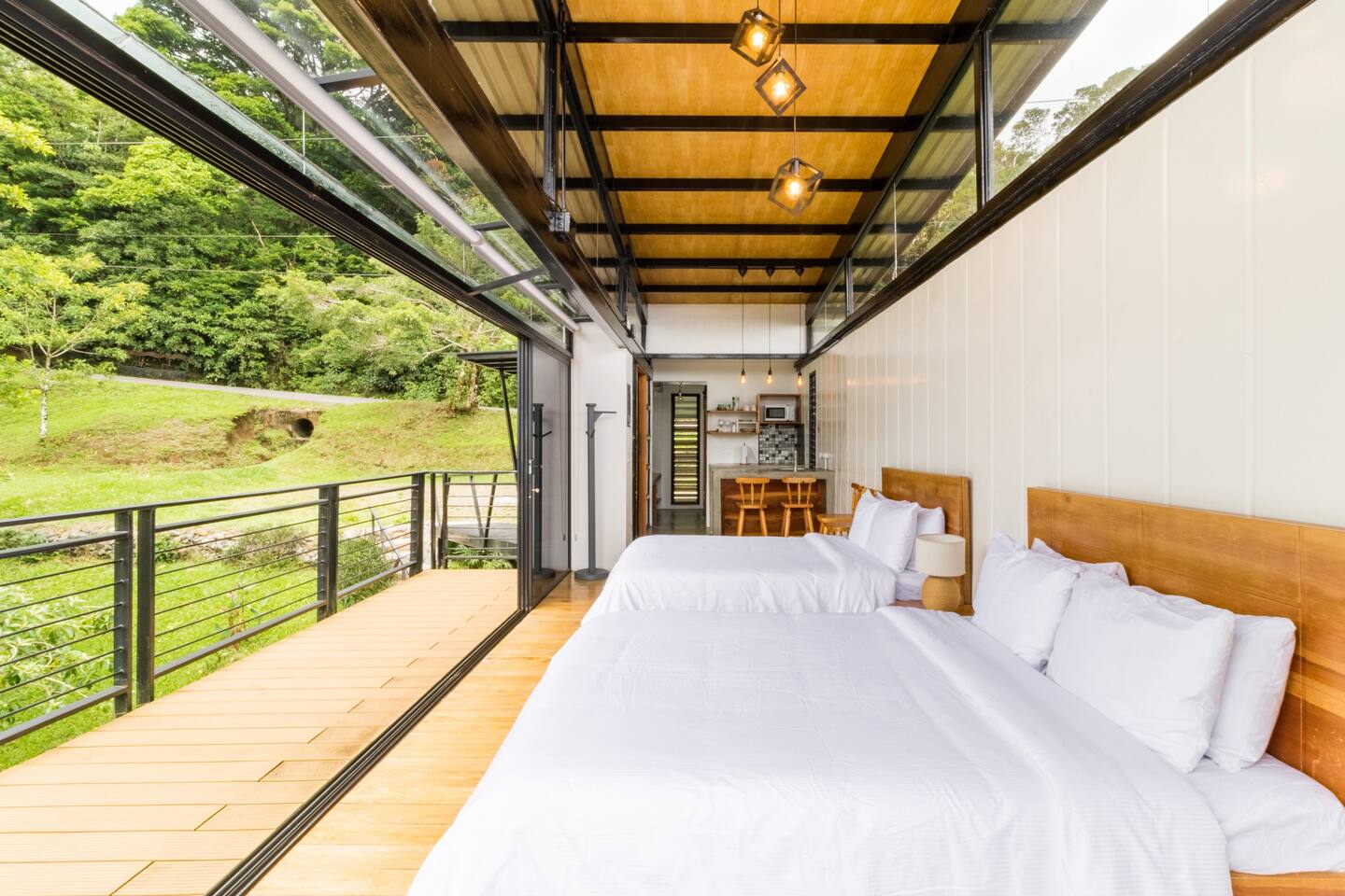 Partner Link airbnb_us_accommodations_affiliate