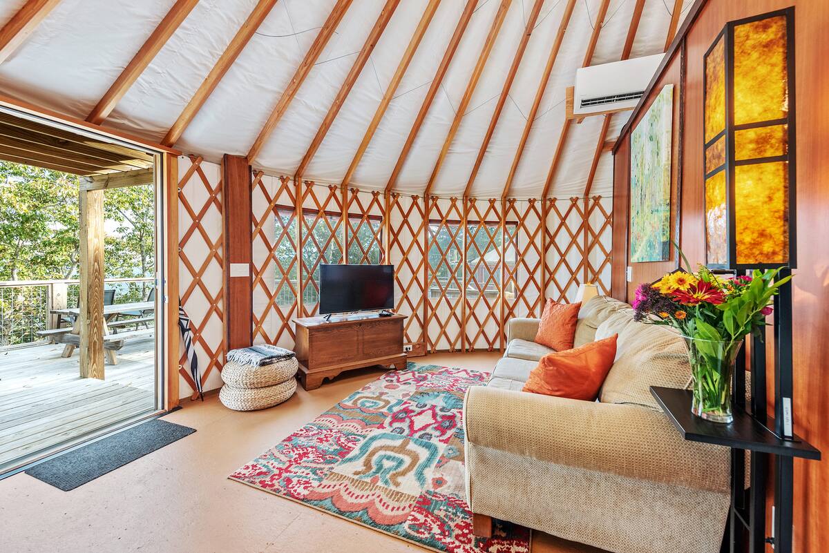 Partner Link airbnb_us_accommodations_affiliate